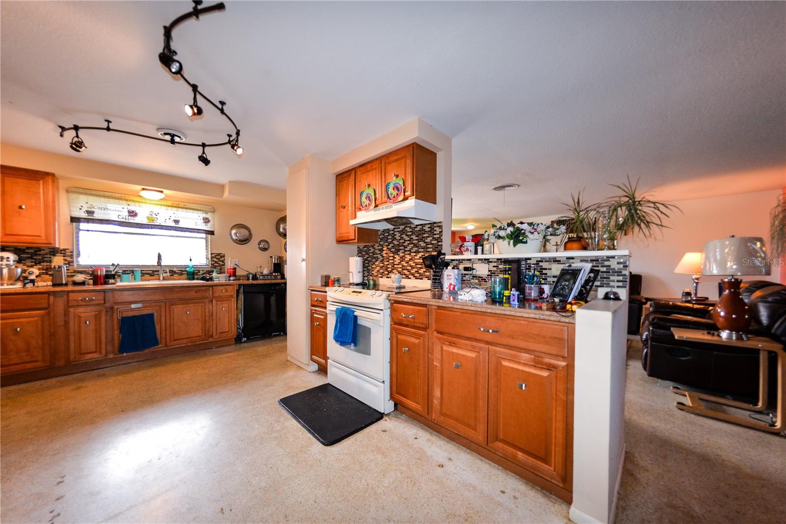 166 EASTON DR NW, PORT CHARLOTTE, FL, 33952
