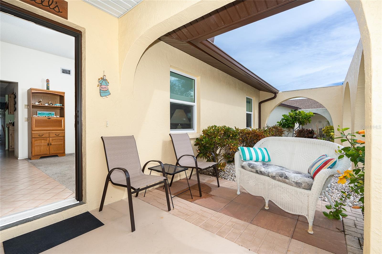 208 HIGH POINT DR #B, ENGLEWOOD, FL, 34223