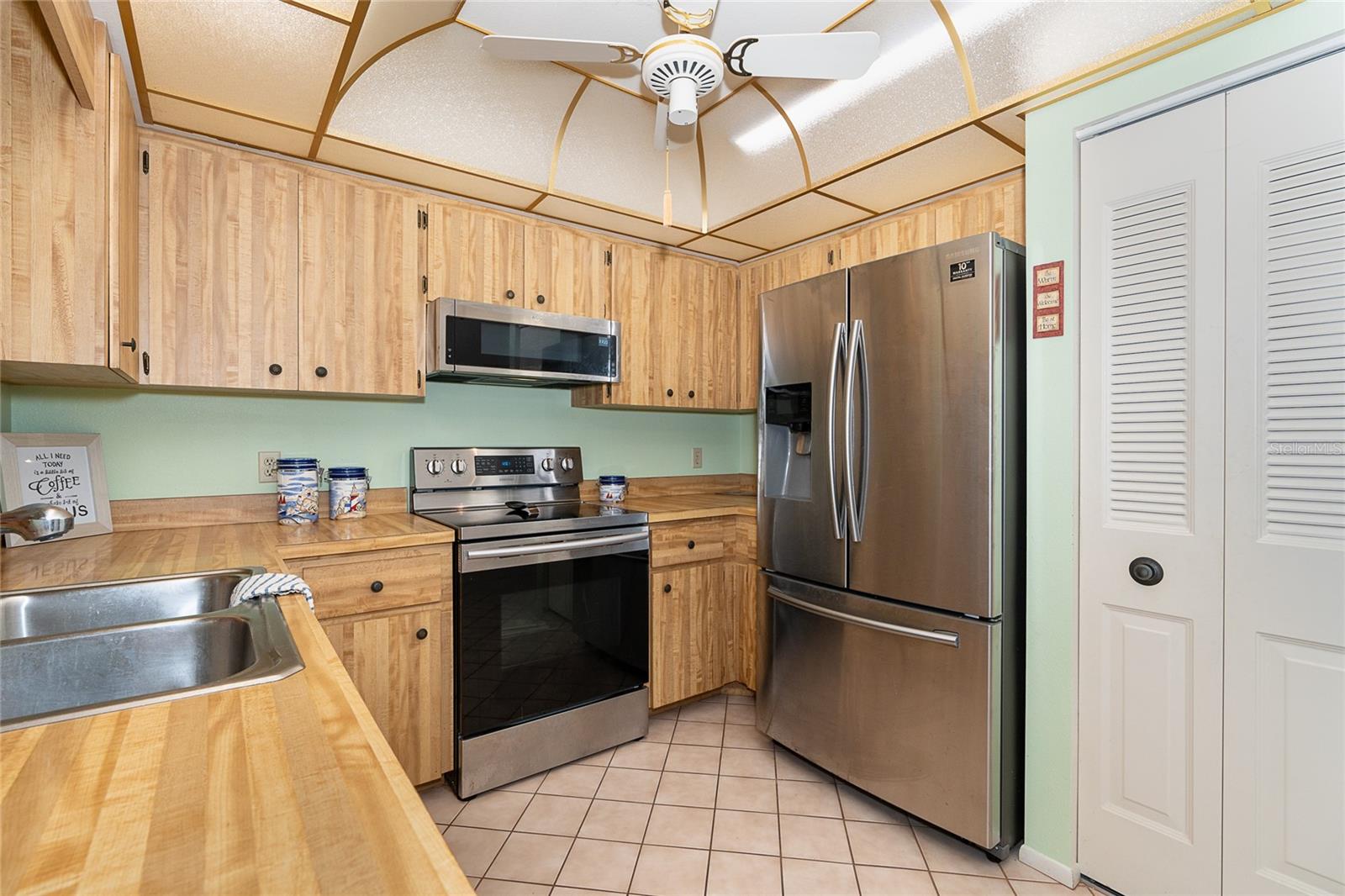 208 HIGH POINT DR #B, ENGLEWOOD, FL, 34223