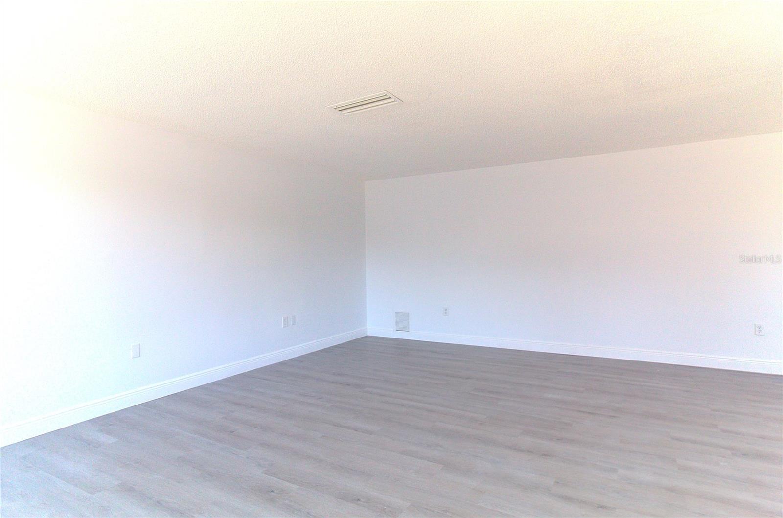 5750 80TH ST N #B208, ST PETERSBURG, FL, 33709