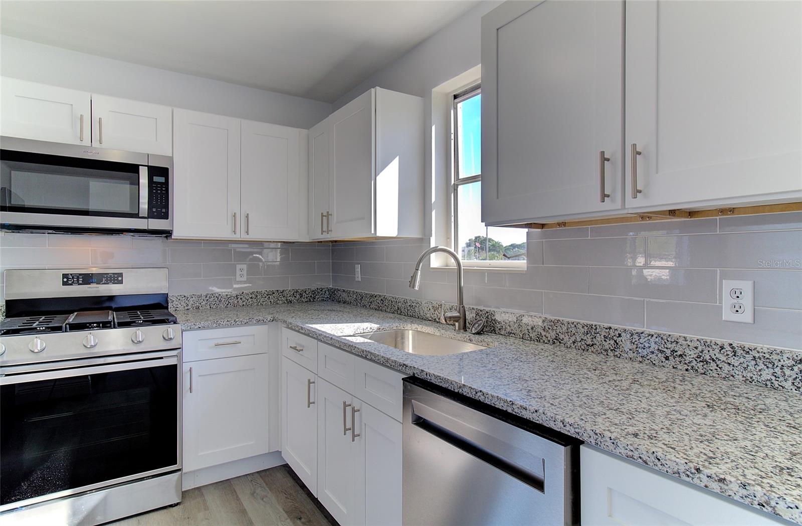 5750 80TH ST N #B208, ST PETERSBURG, FL, 33709