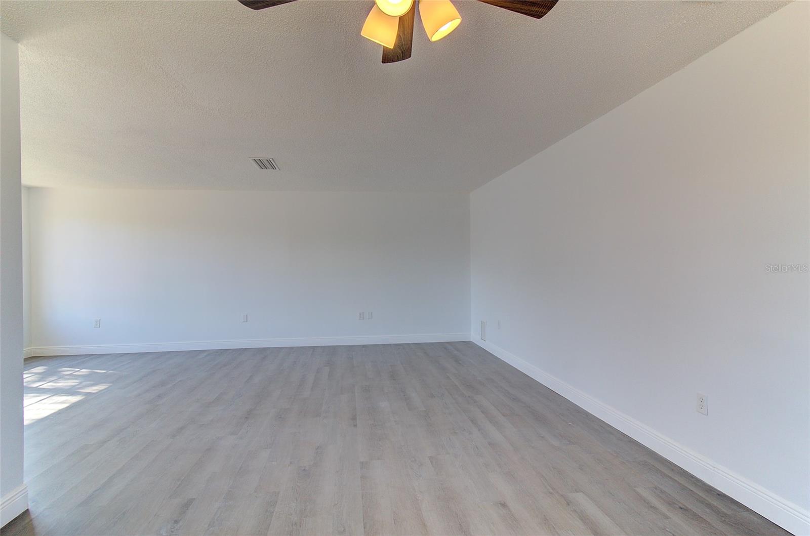 5750 80TH ST N #B208, ST PETERSBURG, FL, 33709