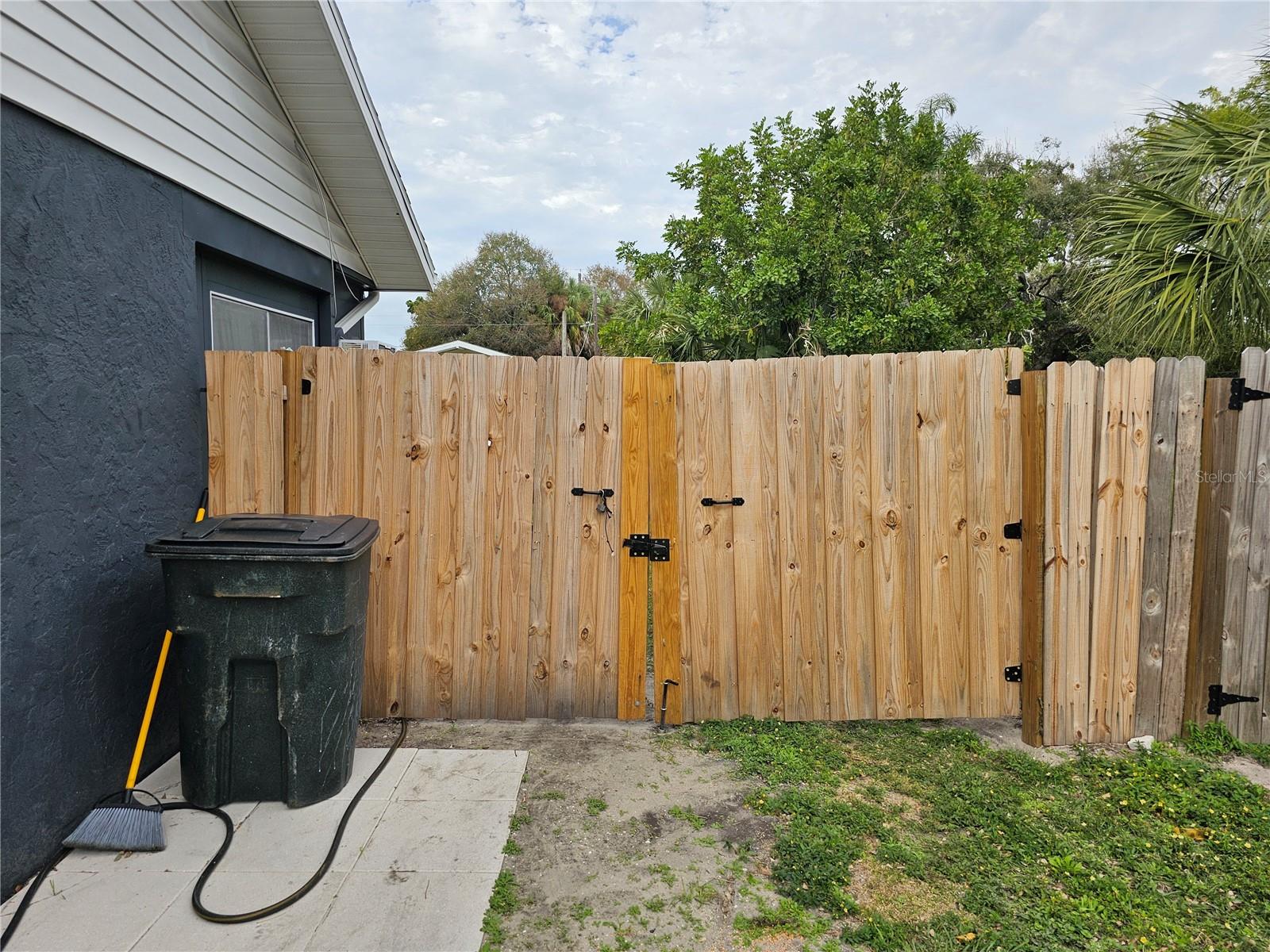 1006 39TH AVE W, BRADENTON, FL, 34205