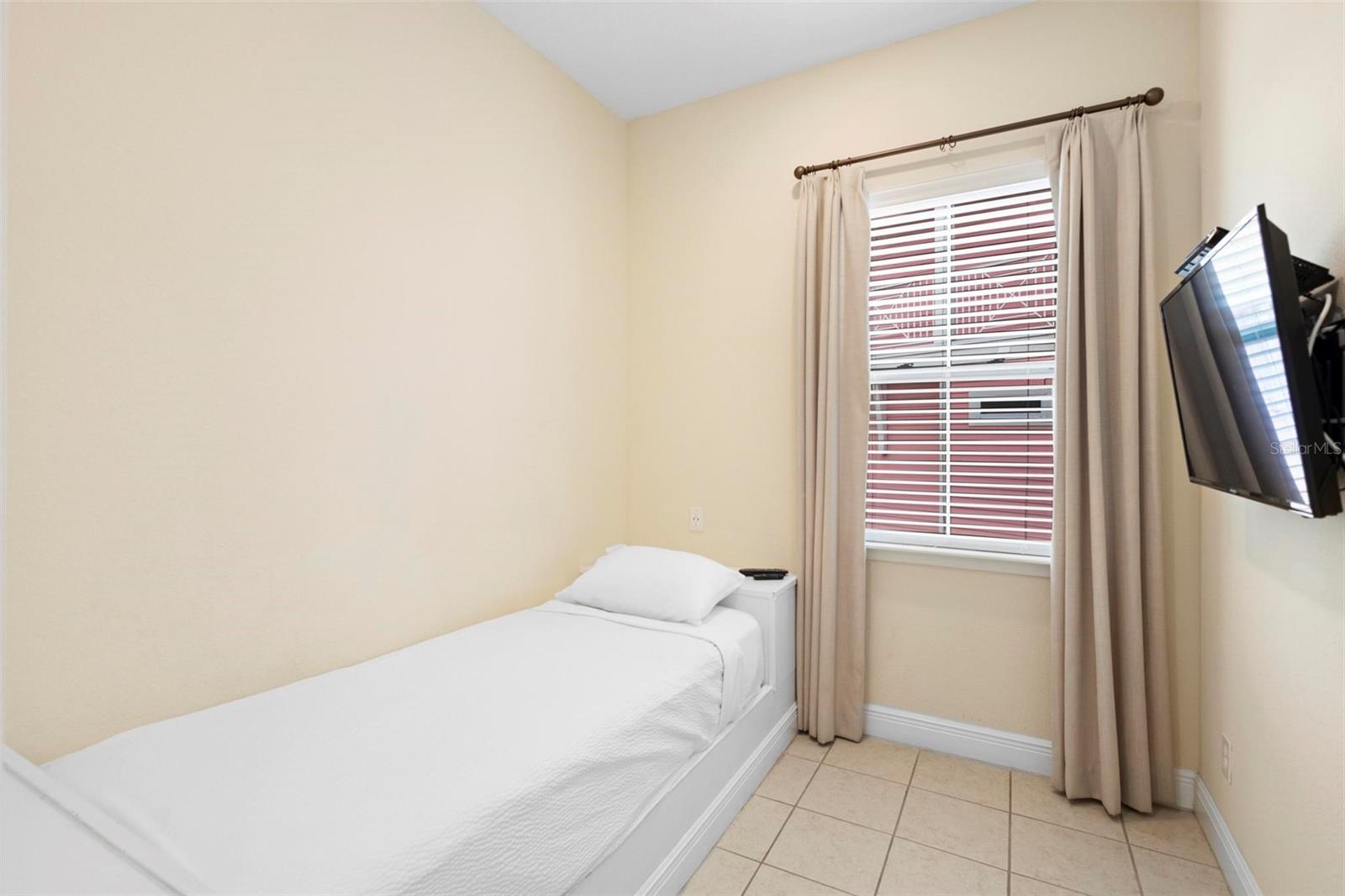 3020 LATITUDE LN, KISSIMMEE, FL, 34747