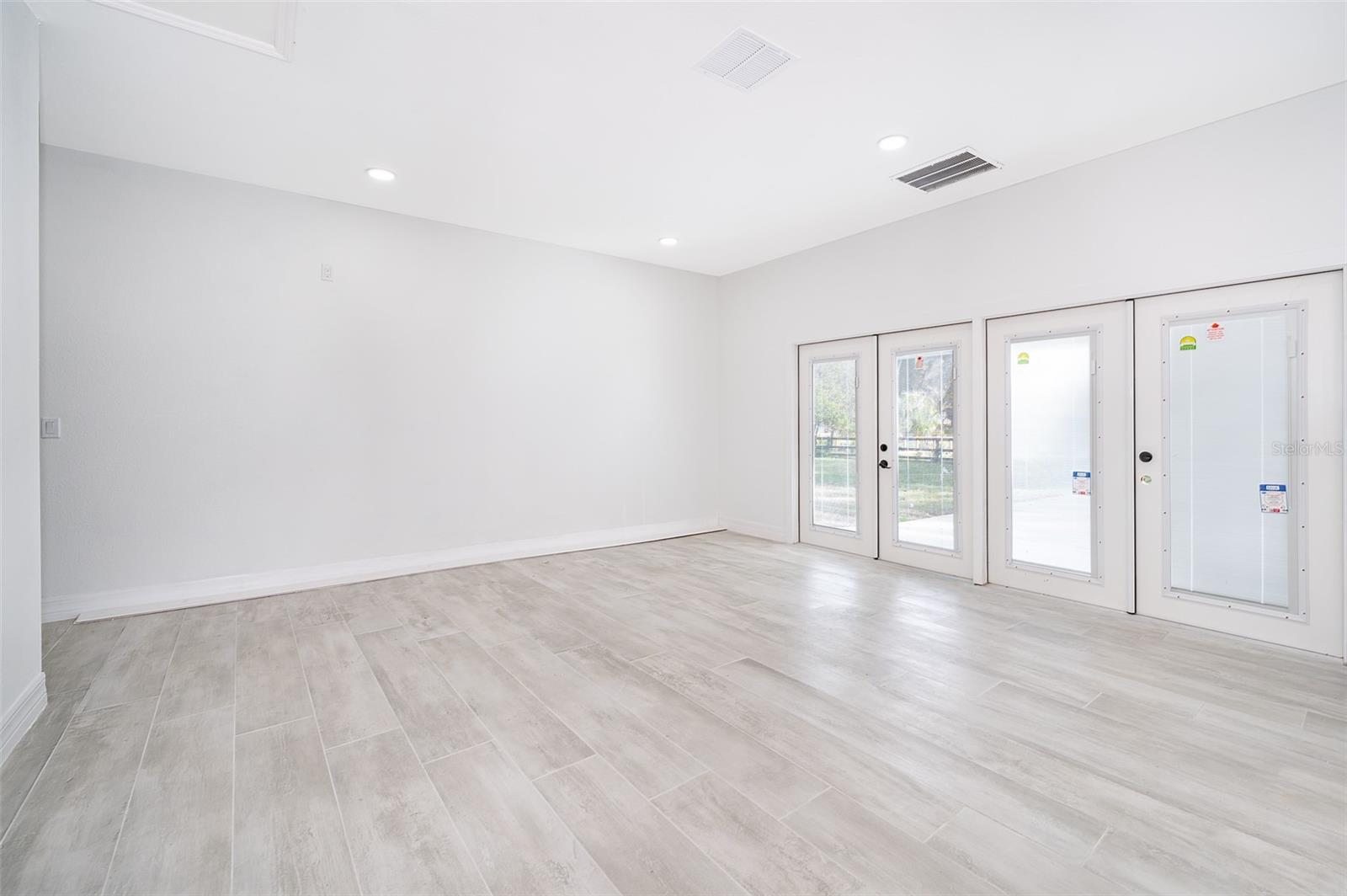 1545 W BERESFORD RD, DELAND, FL, 32720
