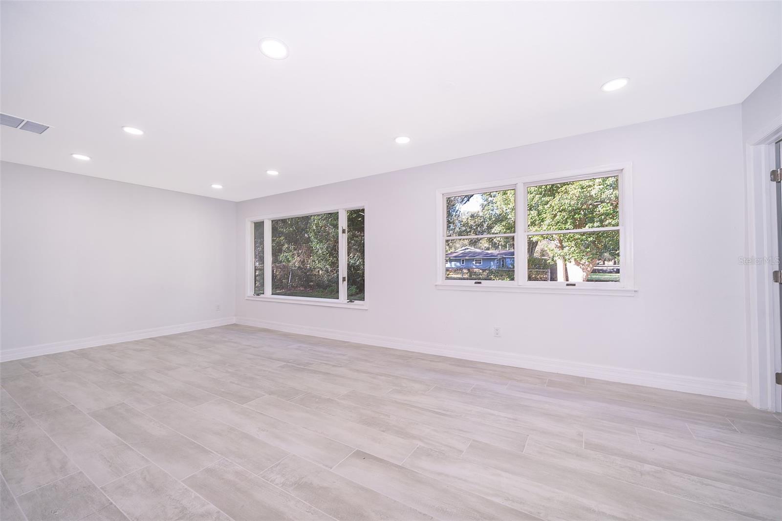 1545 W BERESFORD RD, DELAND, FL, 32720