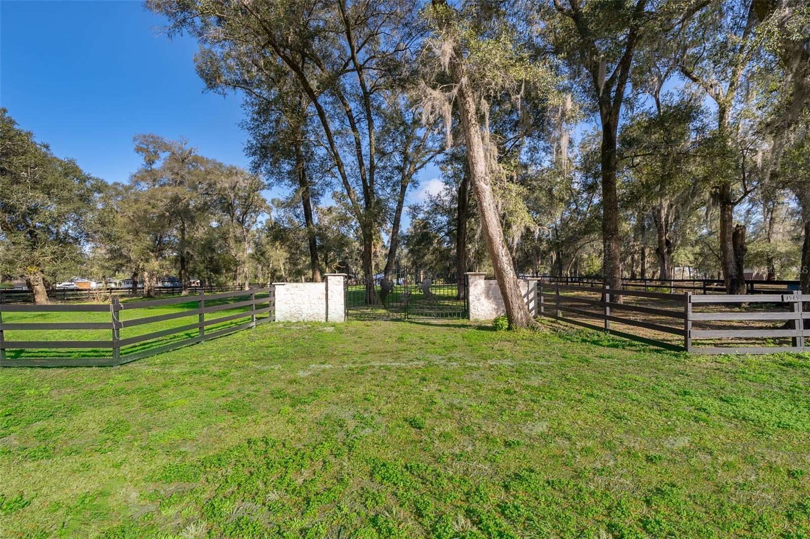 1545 W BERESFORD RD, DELAND, FL, 32720