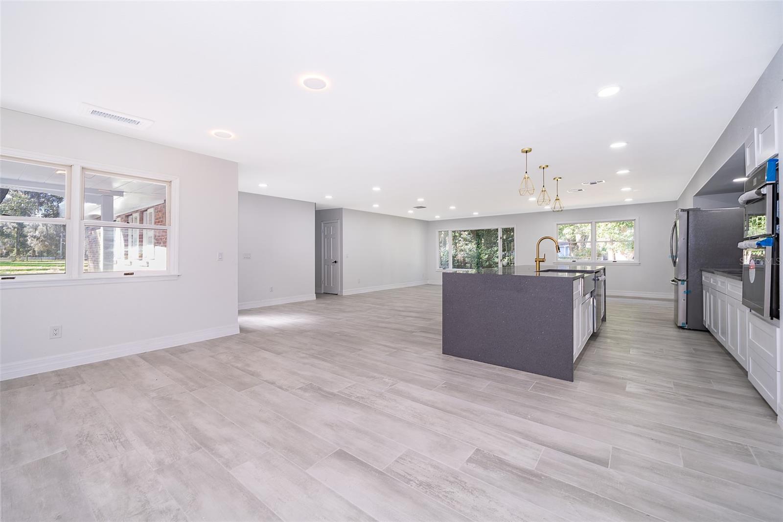 1545 W BERESFORD RD, DELAND, FL, 32720