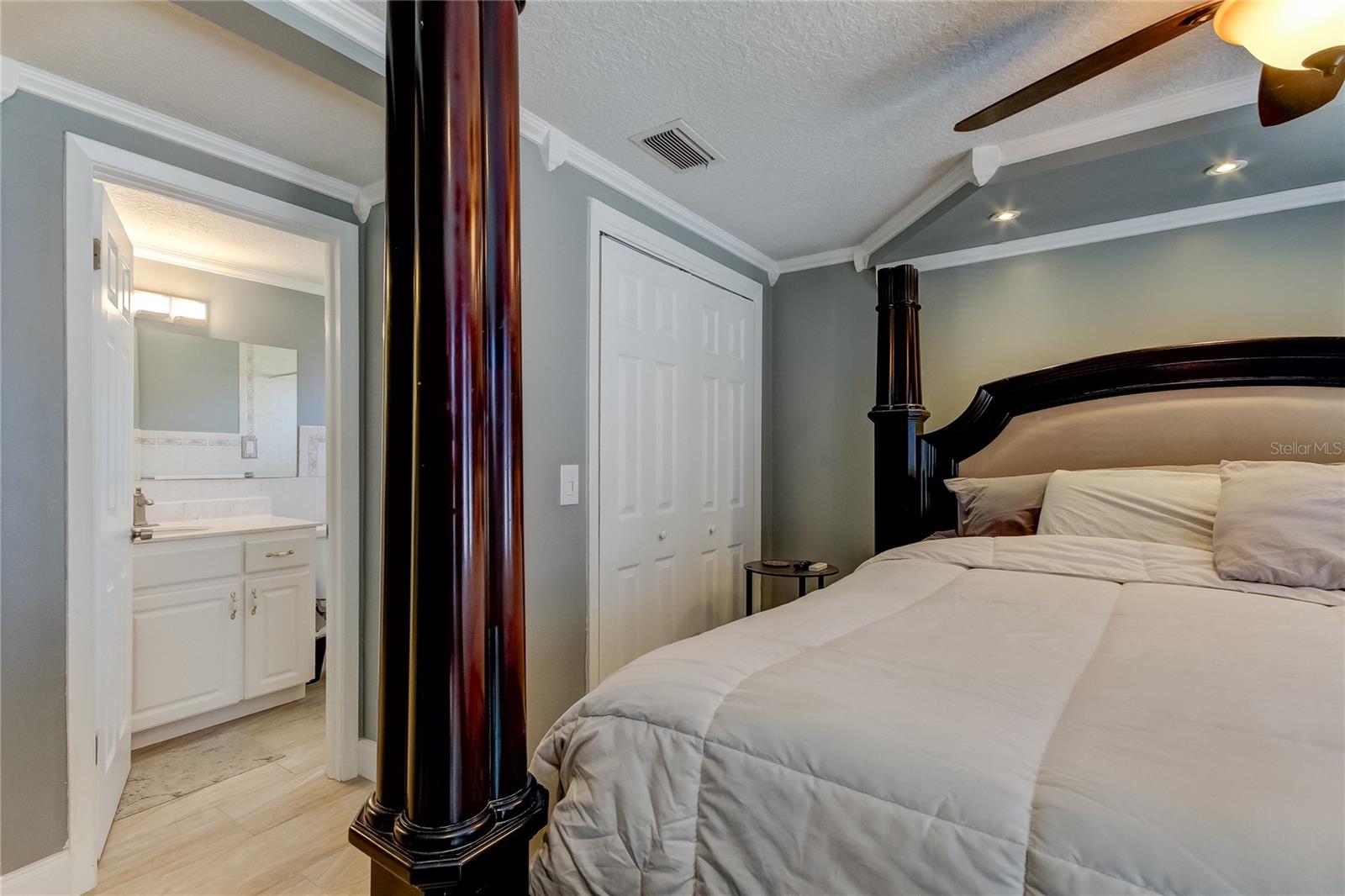 9900 ISLAND HARBOR DR, PORT RICHEY, FL, 34668