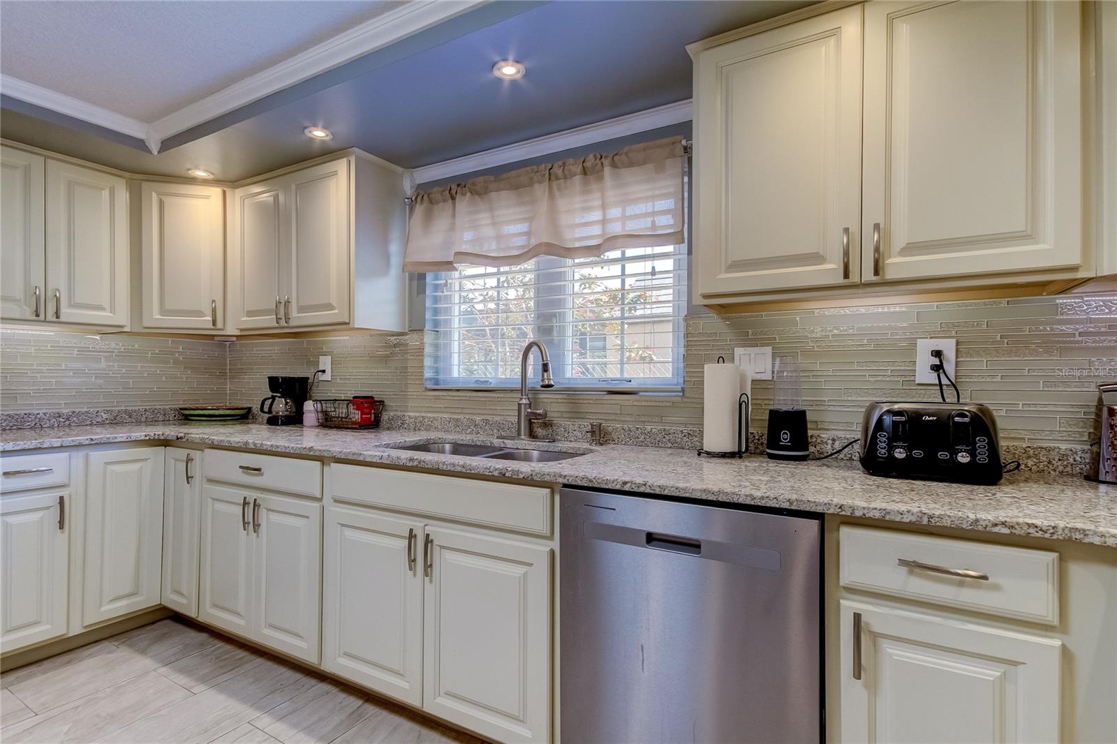 9900 ISLAND HARBOR DR, PORT RICHEY, FL, 34668