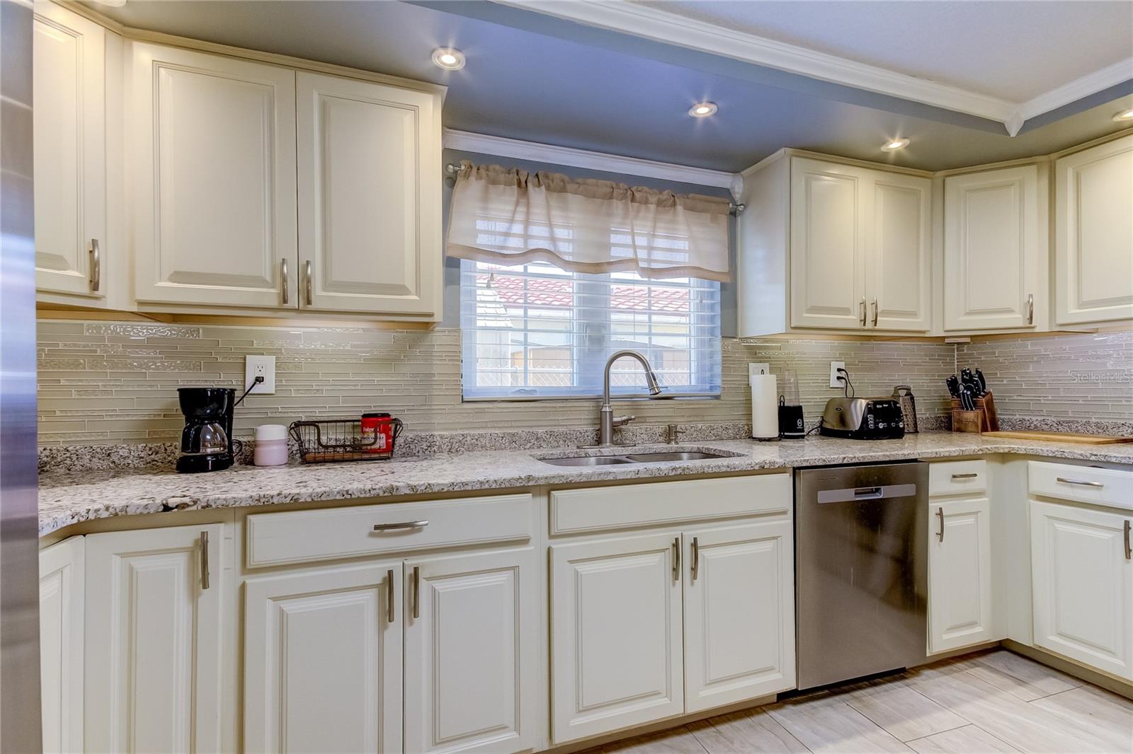 9900 ISLAND HARBOR DR, PORT RICHEY, FL, 34668