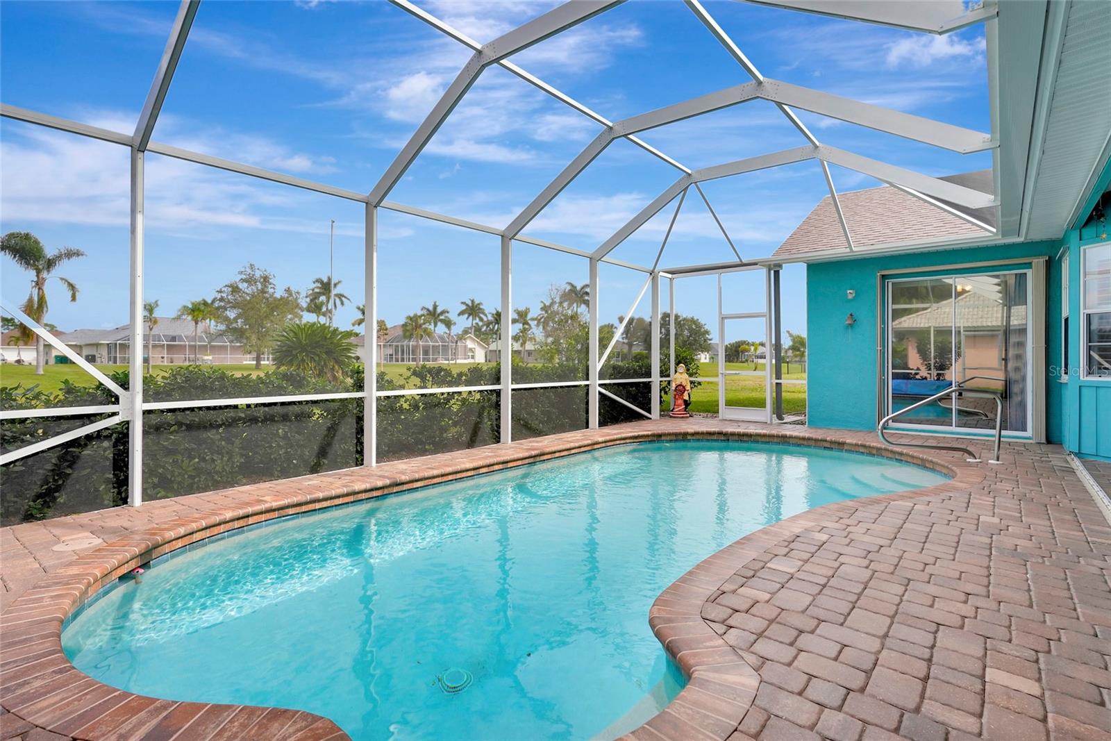 555 ROTONDA CIR, ROTONDA WEST, FL, 33947