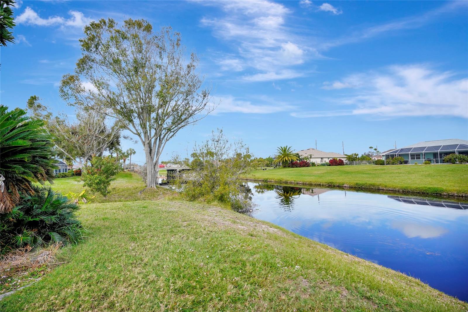 555 ROTONDA CIR, ROTONDA WEST, FL, 33947