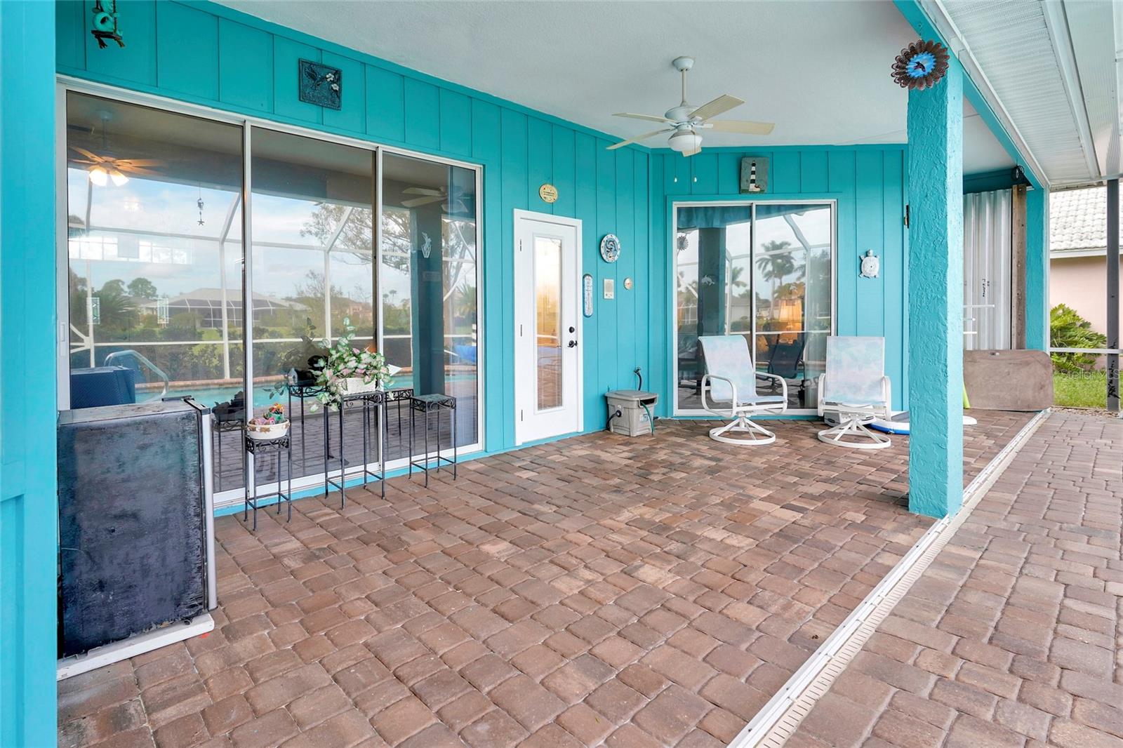 555 ROTONDA CIR, ROTONDA WEST, FL, 33947