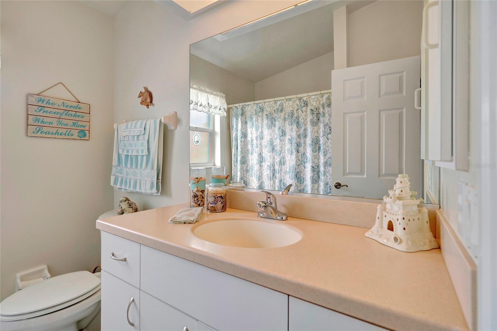 555 ROTONDA CIR, ROTONDA WEST, FL, 33947