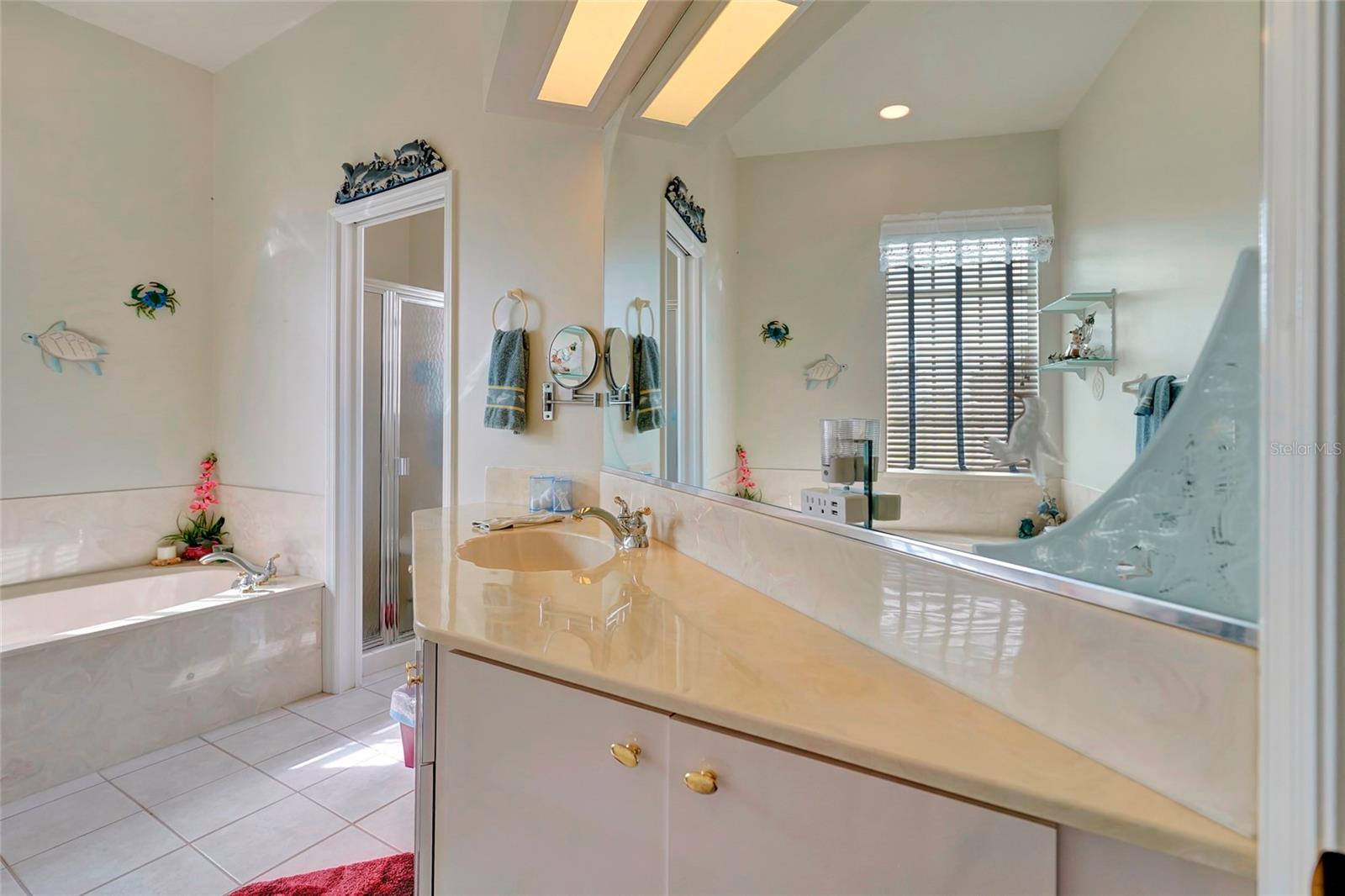 555 ROTONDA CIR, ROTONDA WEST, FL, 33947