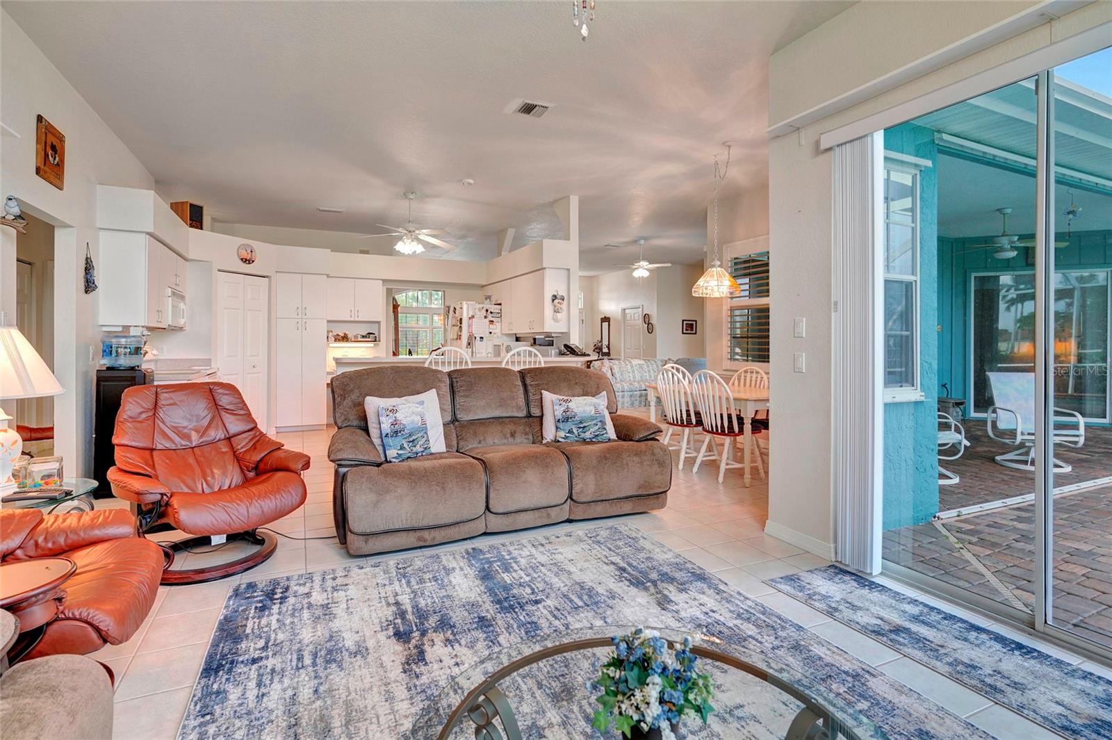 555 ROTONDA CIR, ROTONDA WEST, FL, 33947