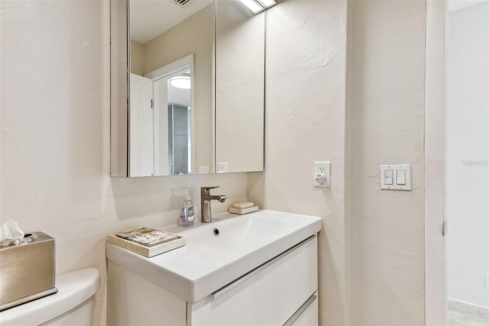 100 BLUFF VIEW DR #607A, BELLEAIR BLUFFS, FL, 33770