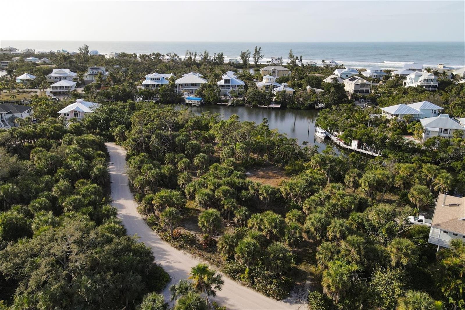 21 BAYSHORE CIR, PLACIDA, FL, 33946