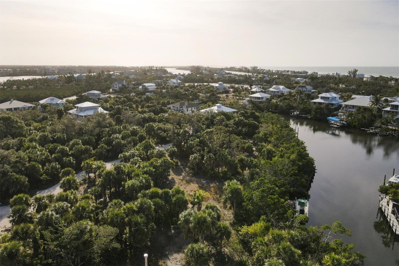 21 BAYSHORE CIR, PLACIDA, FL, 33946