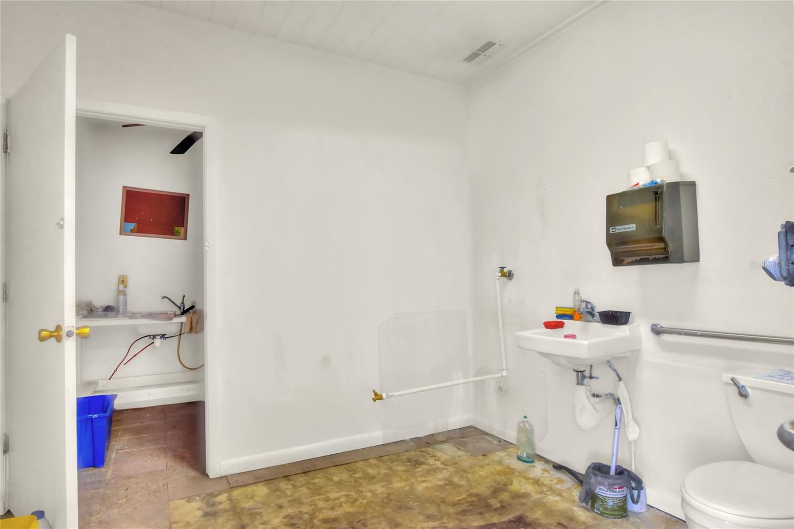 10721 LEISURE LN E, LAKE WALES, FL, 33898