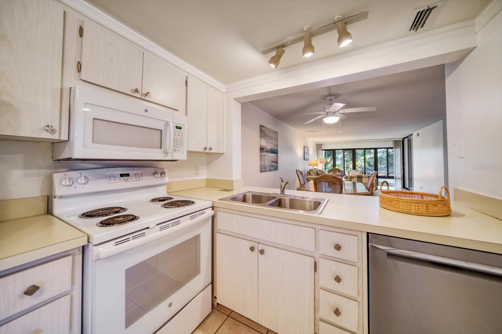 12300 VONN RD #2202, LARGO, FL, 33774