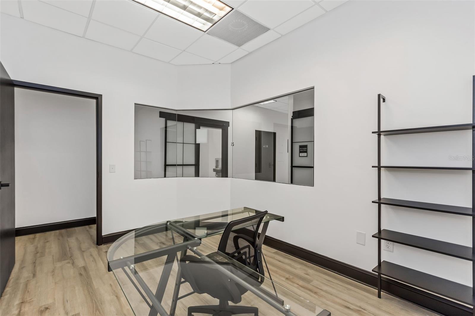 18311 N US HIGHWAY 41, LUTZ, FL, 33549