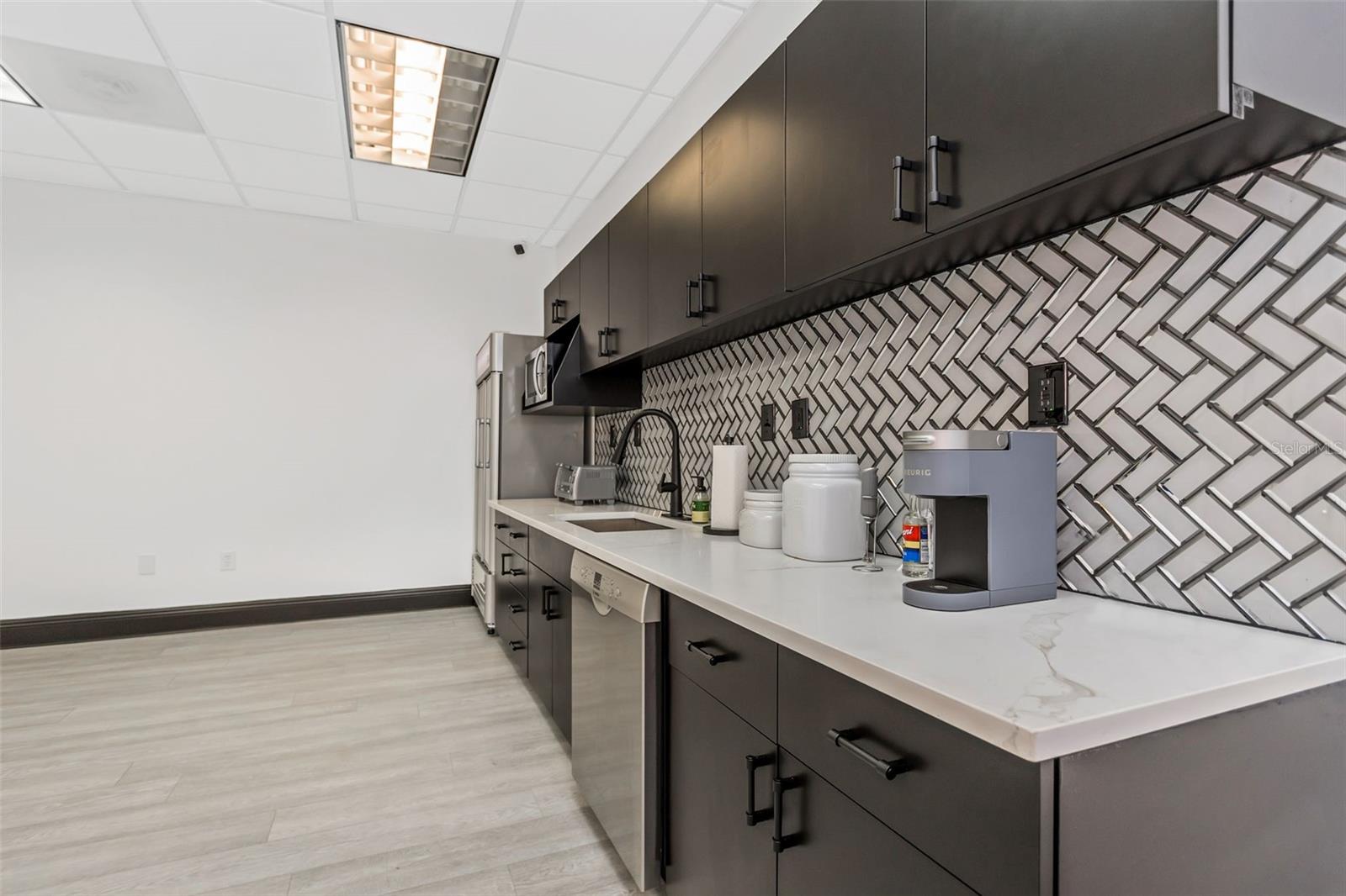 18311 N US HIGHWAY 41, LUTZ, FL, 33549