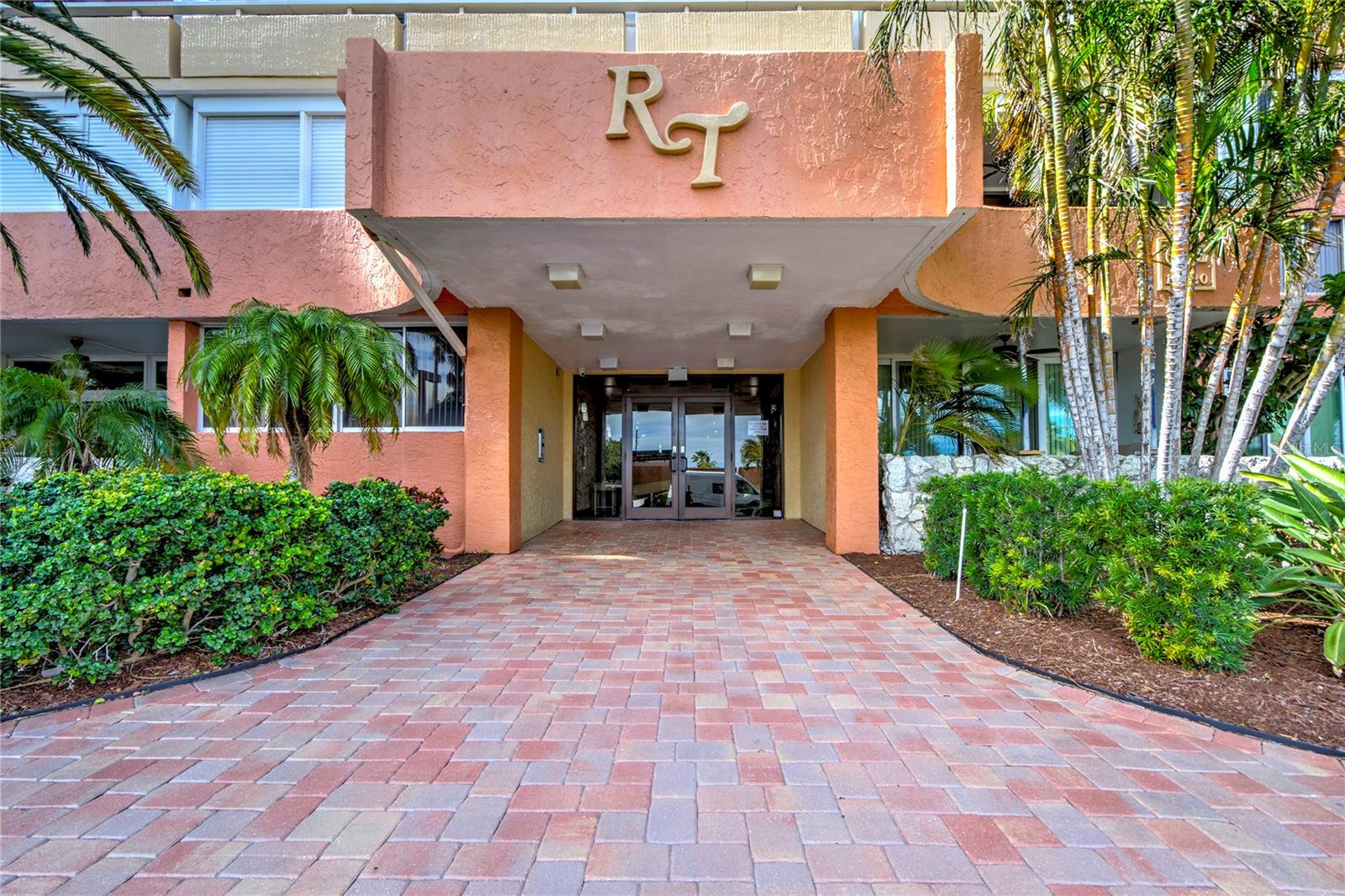 17920 GULF BLVD #1401, REDINGTON SHORES, FL, 33708