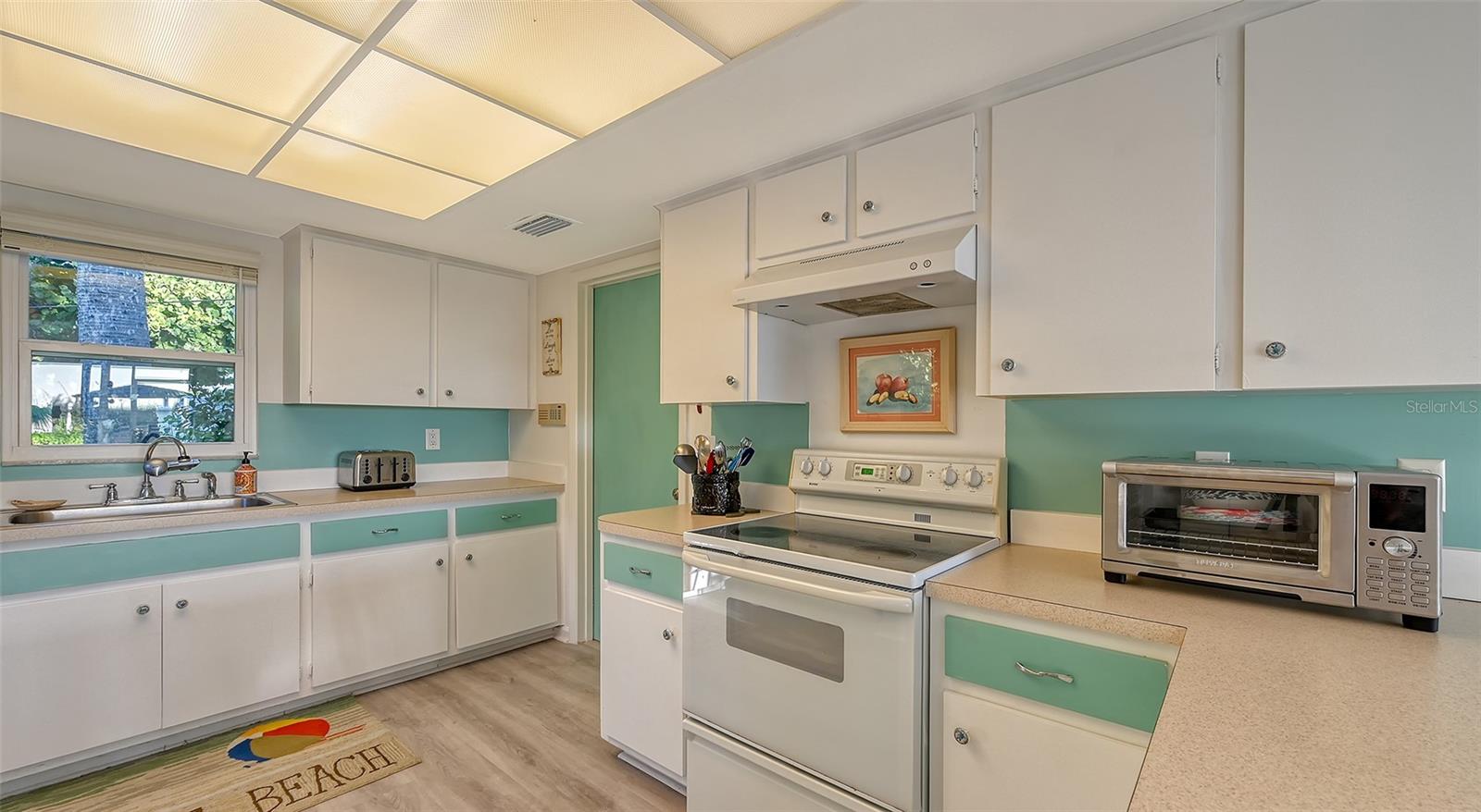406 S CASEY KEY RD, NOKOMIS, FL, 34275