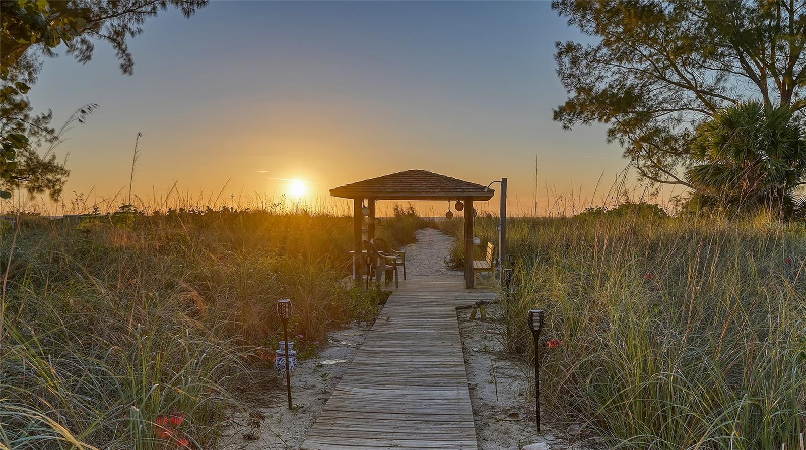 406 S CASEY KEY RD, NOKOMIS, FL, 34275