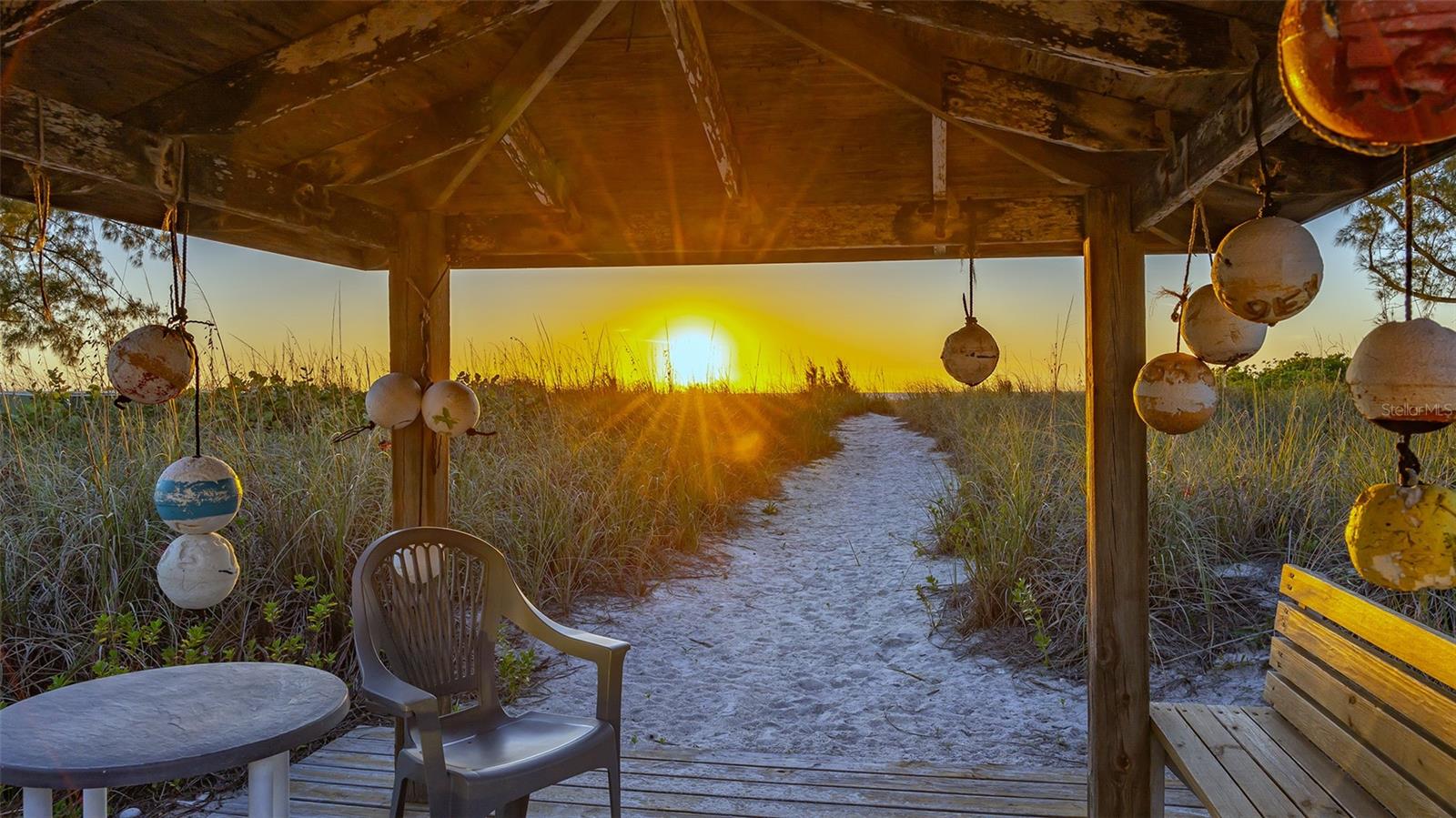 406 S CASEY KEY RD, NOKOMIS, FL, 34275