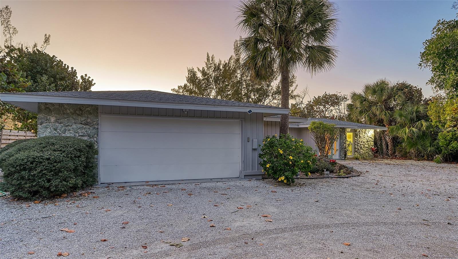 406 S CASEY KEY RD, NOKOMIS, FL, 34275