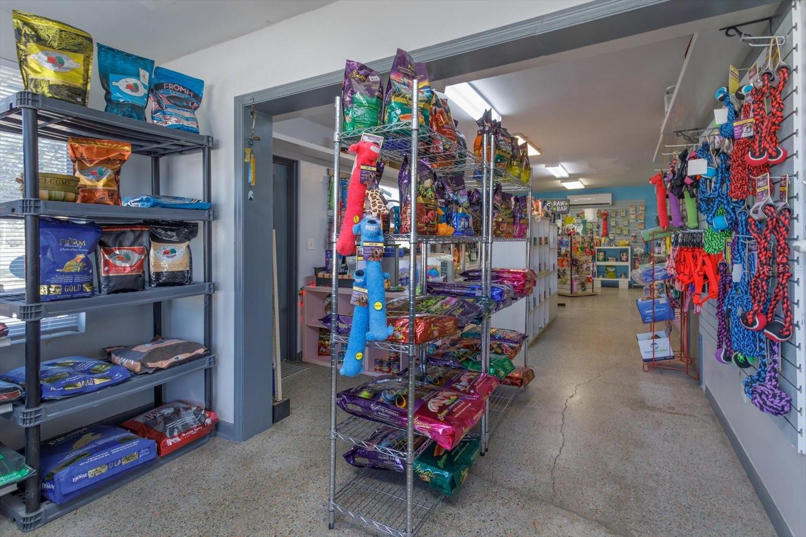 1933 S VOLUSIA AVE, ORANGE CITY, FL, 32763