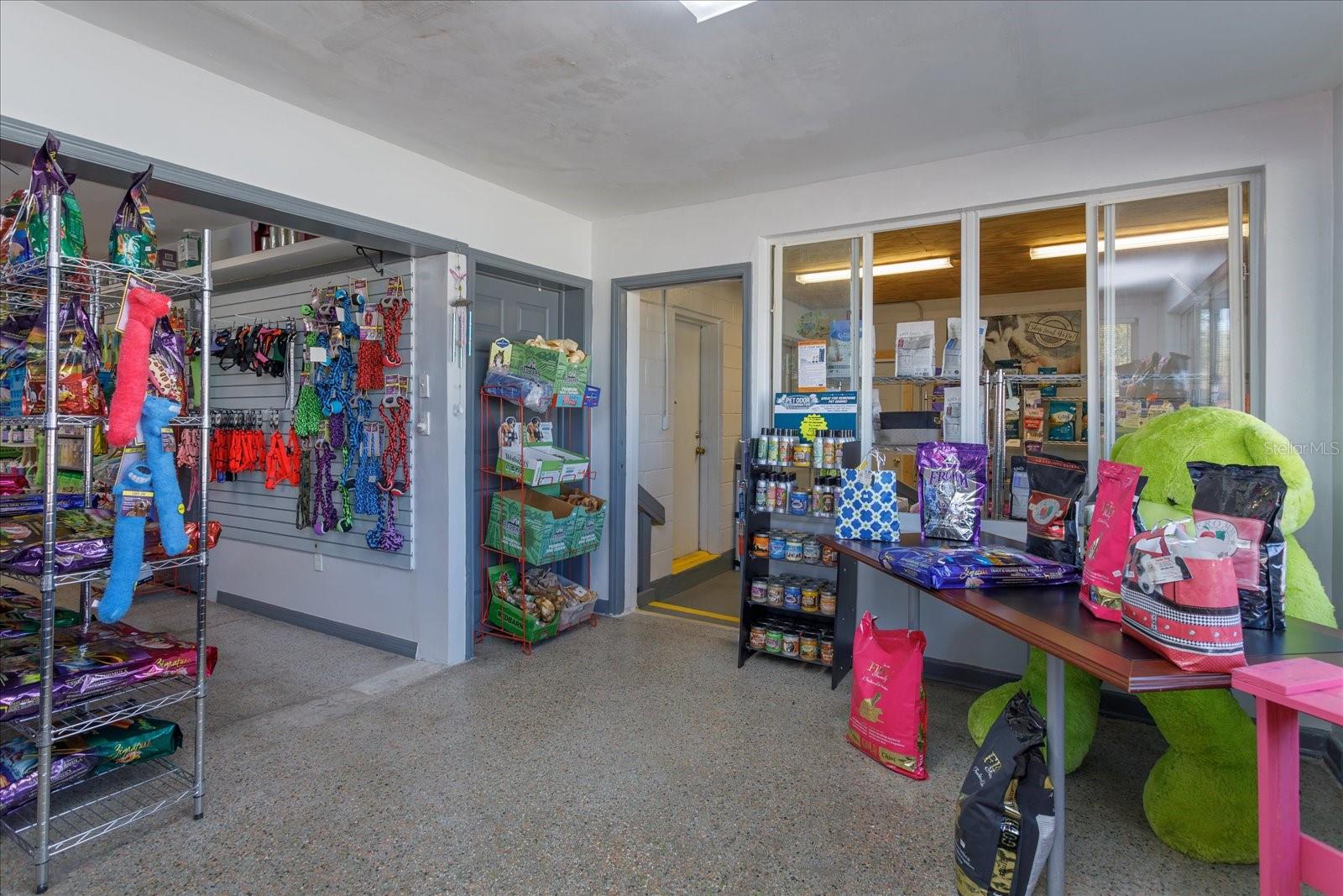 1933 S VOLUSIA AVE, ORANGE CITY, FL, 32763