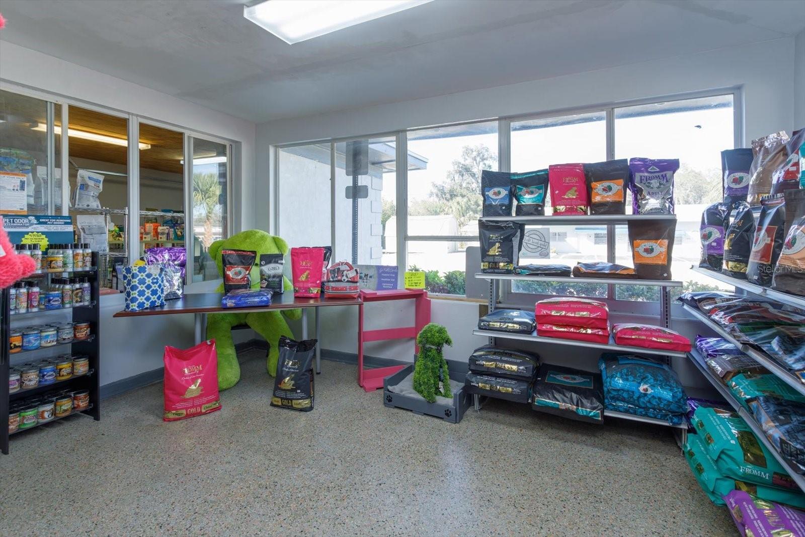 1933 S VOLUSIA AVE, ORANGE CITY, FL, 32763