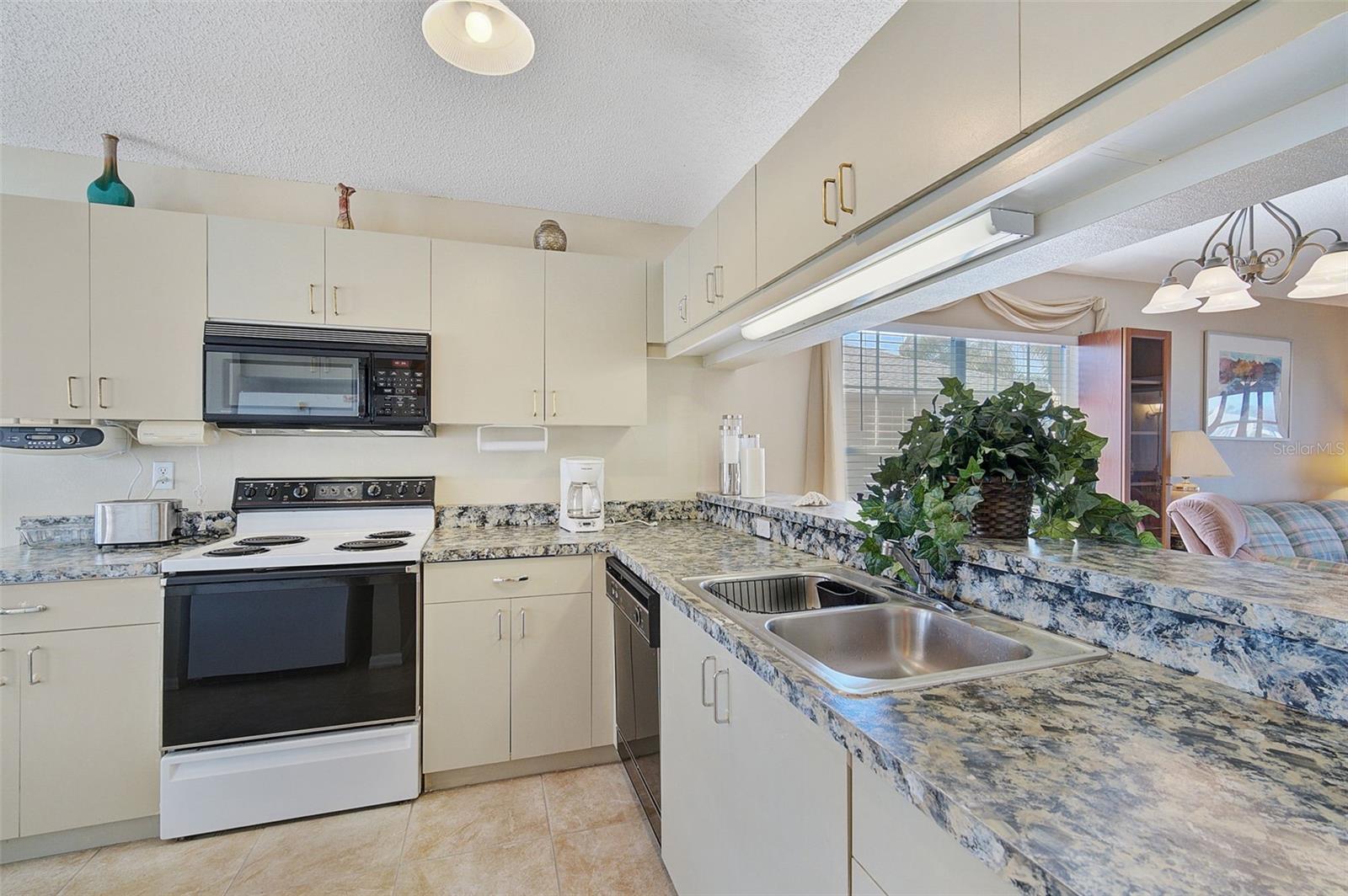 4219 CADDIE DR E #201, BRADENTON, FL, 34203