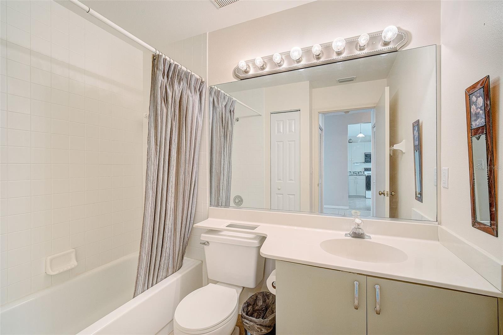4219 CADDIE DR E #201, BRADENTON, FL, 34203