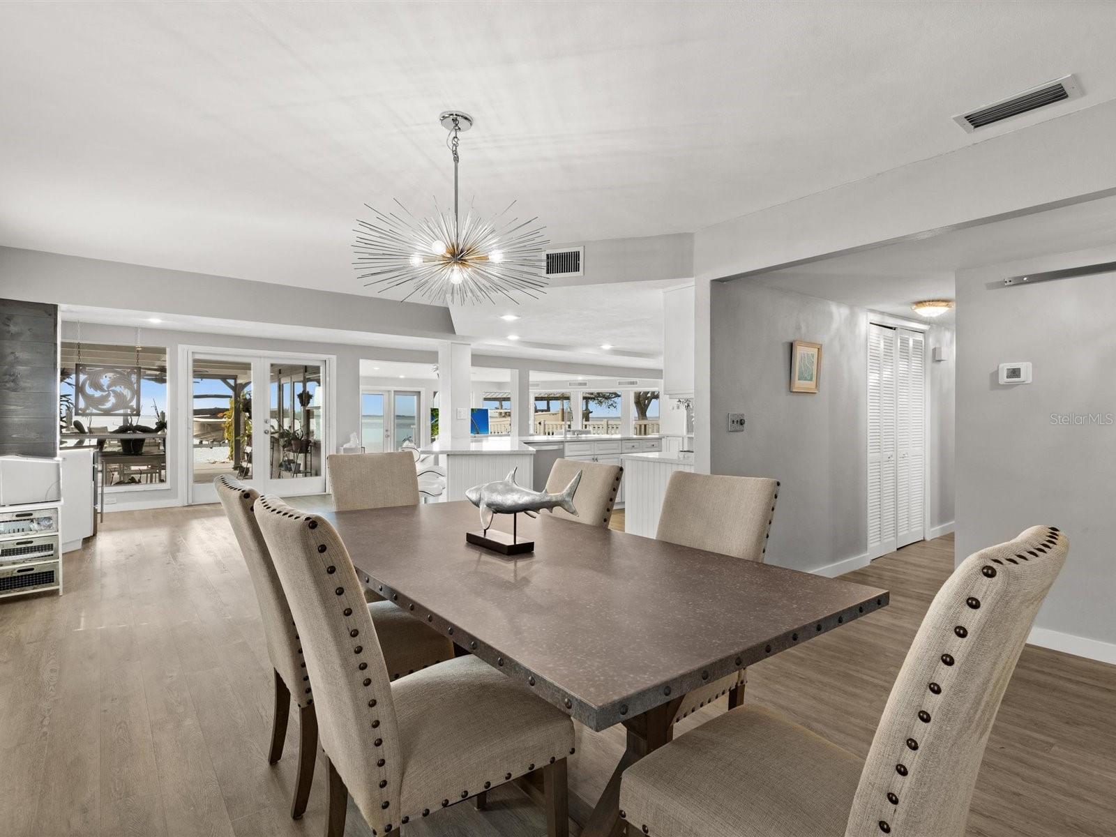 104 KLOSTERMAN RD W, PALM HARBOR, FL, 34683