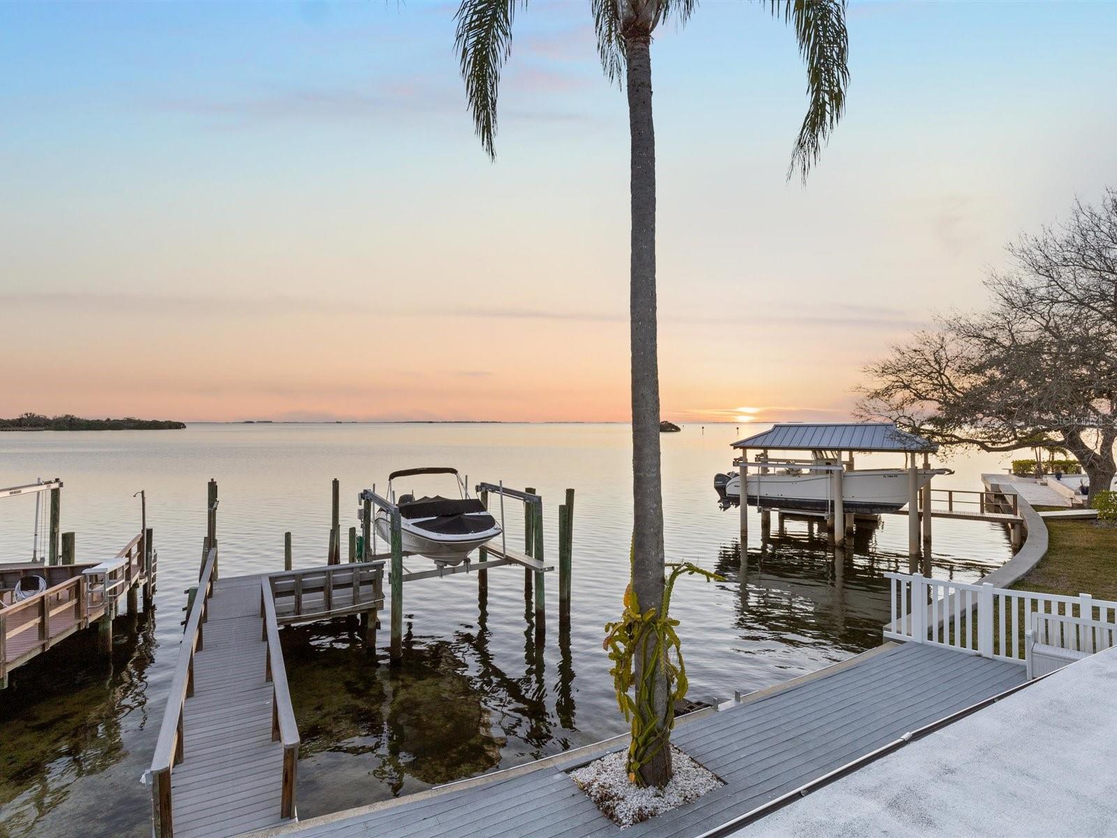 104 KLOSTERMAN RD W, PALM HARBOR, FL, 34683