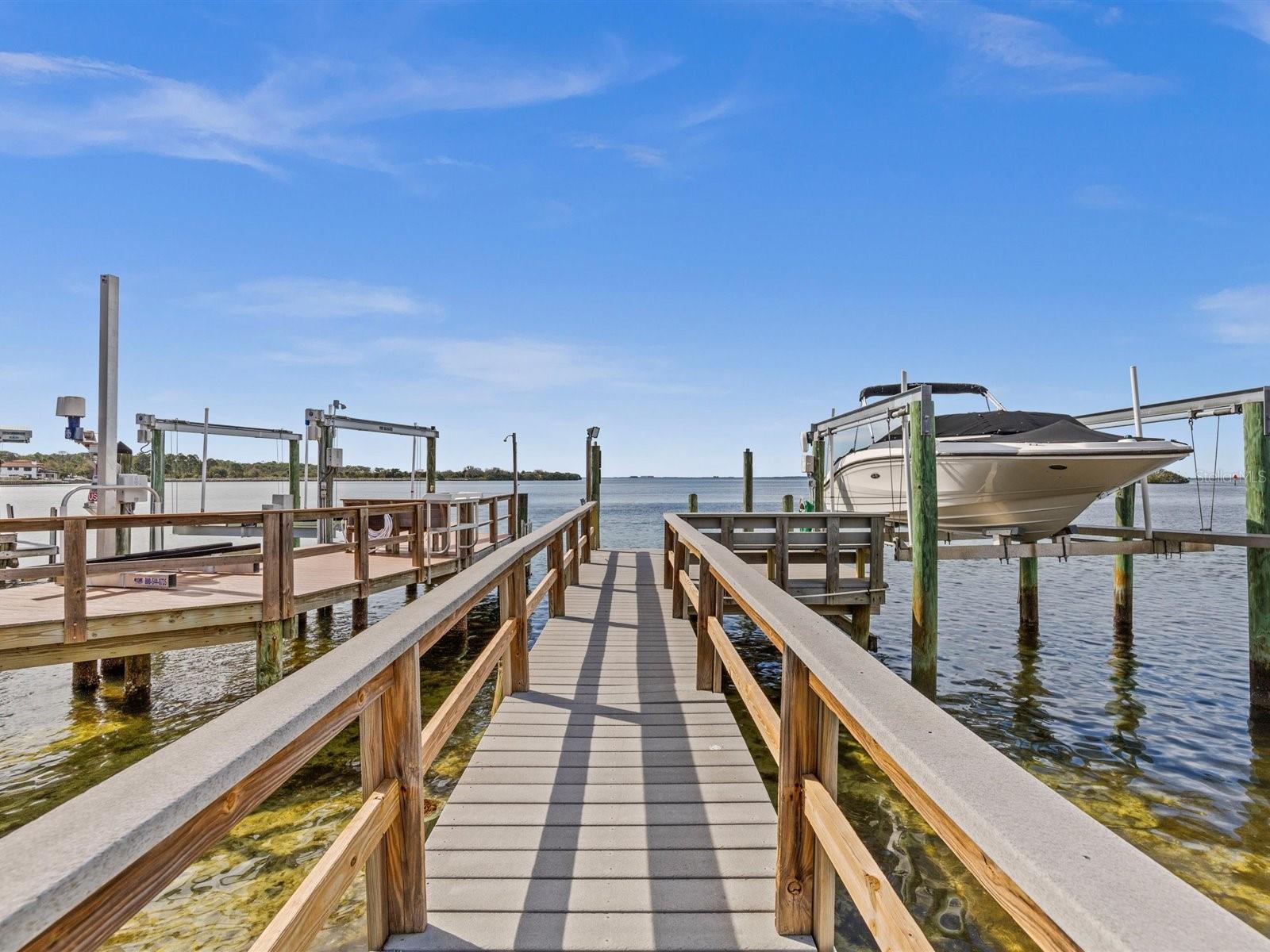 104 KLOSTERMAN RD W, PALM HARBOR, FL, 34683