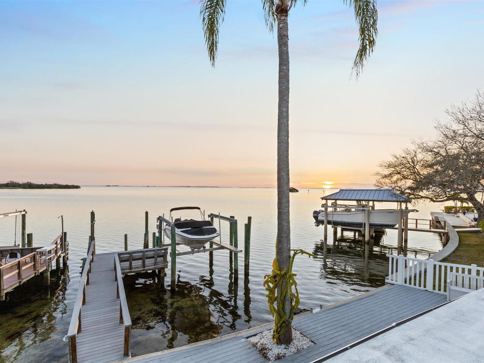 104 KLOSTERMAN RD W, PALM HARBOR, FL, 34683