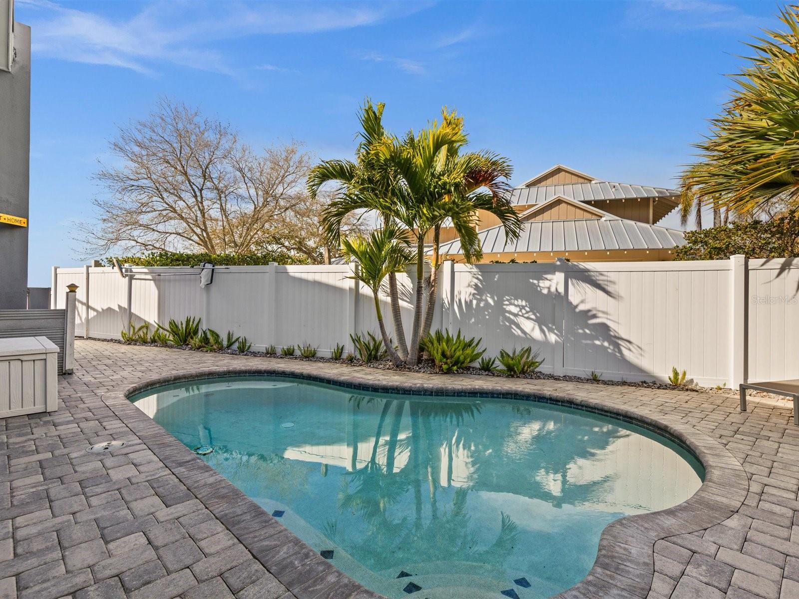 104 KLOSTERMAN RD W, PALM HARBOR, FL, 34683