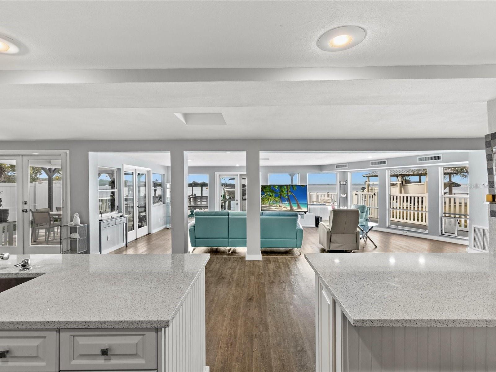 104 KLOSTERMAN RD W, PALM HARBOR, FL, 34683