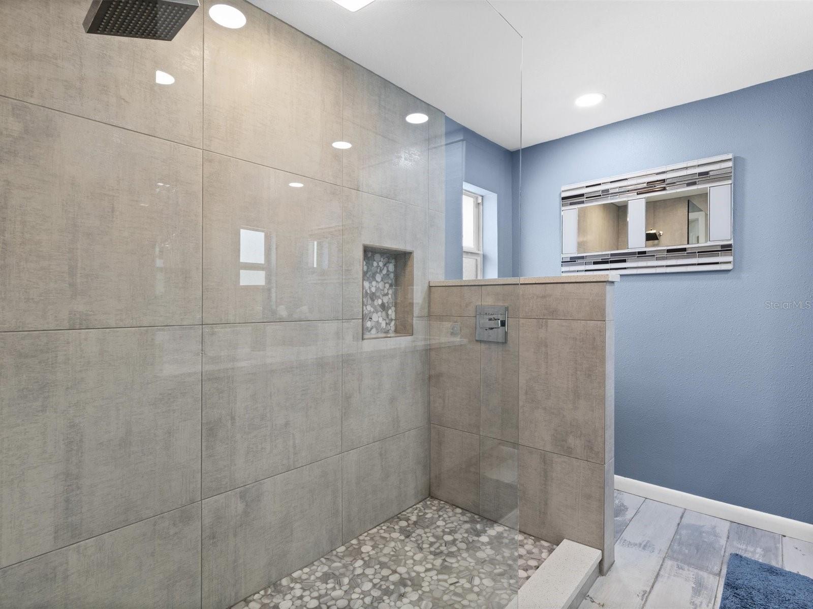 104 KLOSTERMAN RD W, PALM HARBOR, FL, 34683