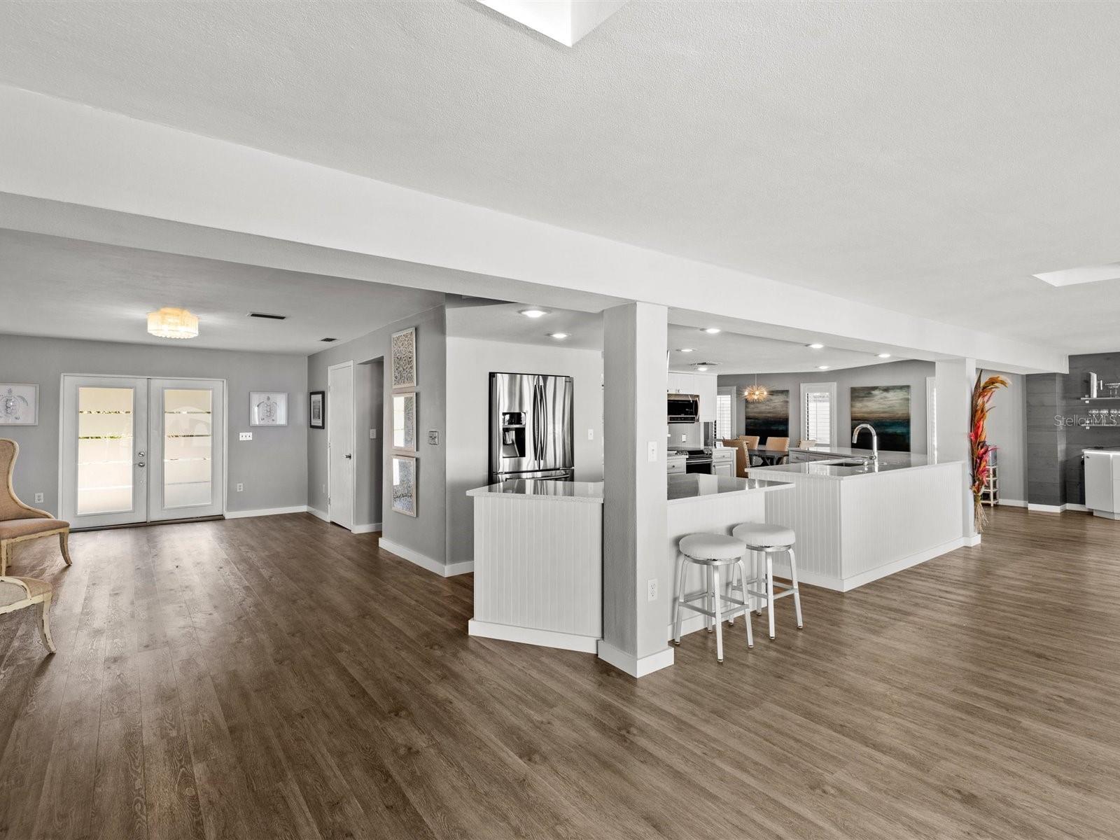104 KLOSTERMAN RD W, PALM HARBOR, FL, 34683