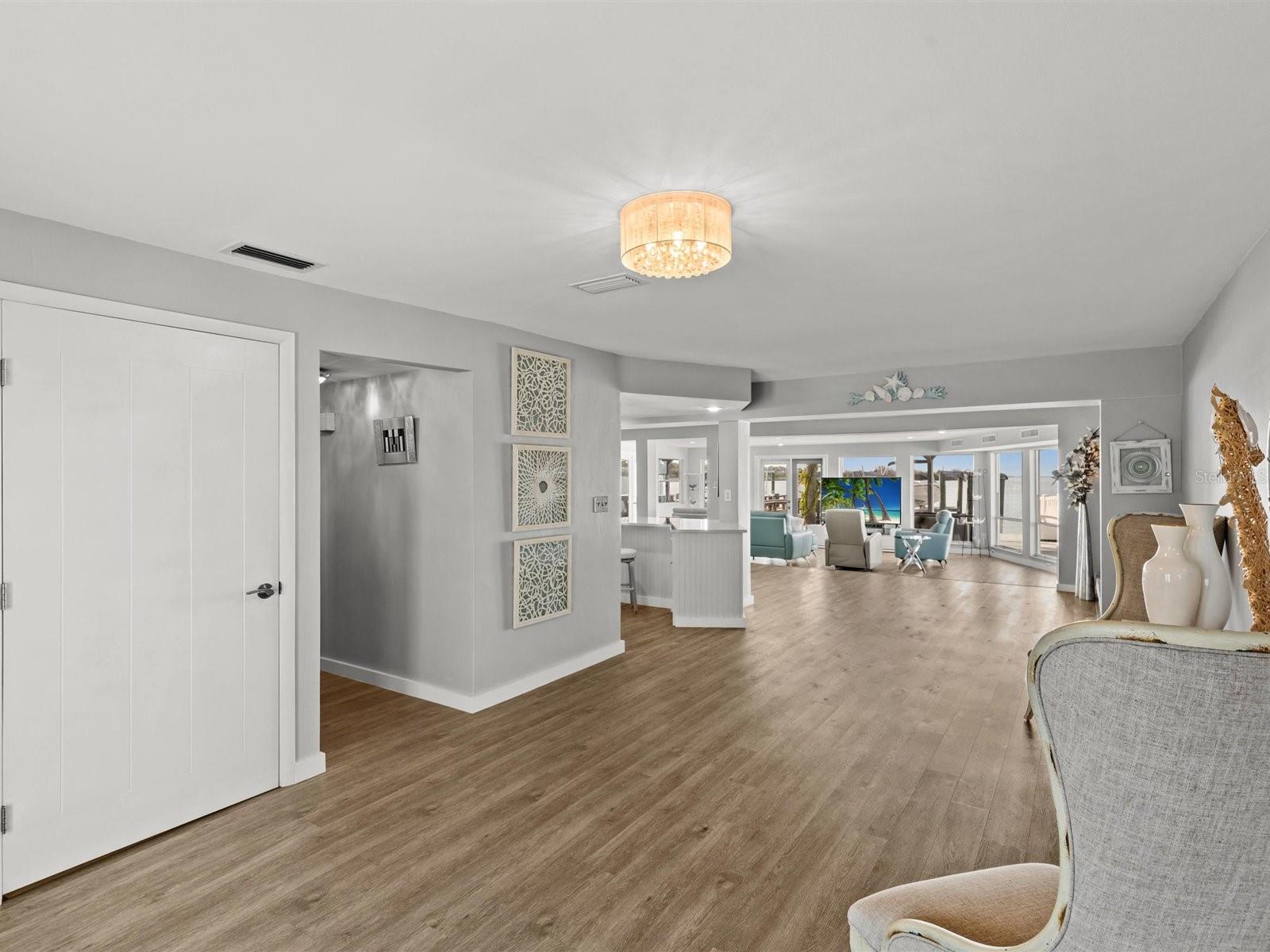 104 KLOSTERMAN RD W, PALM HARBOR, FL, 34683