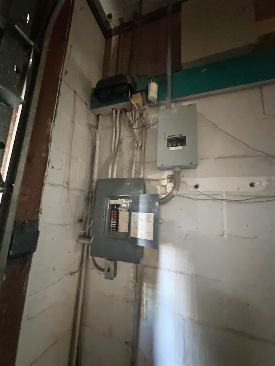 110 REYNOLDS RD, DE LEON SPRINGS, FL, 32130