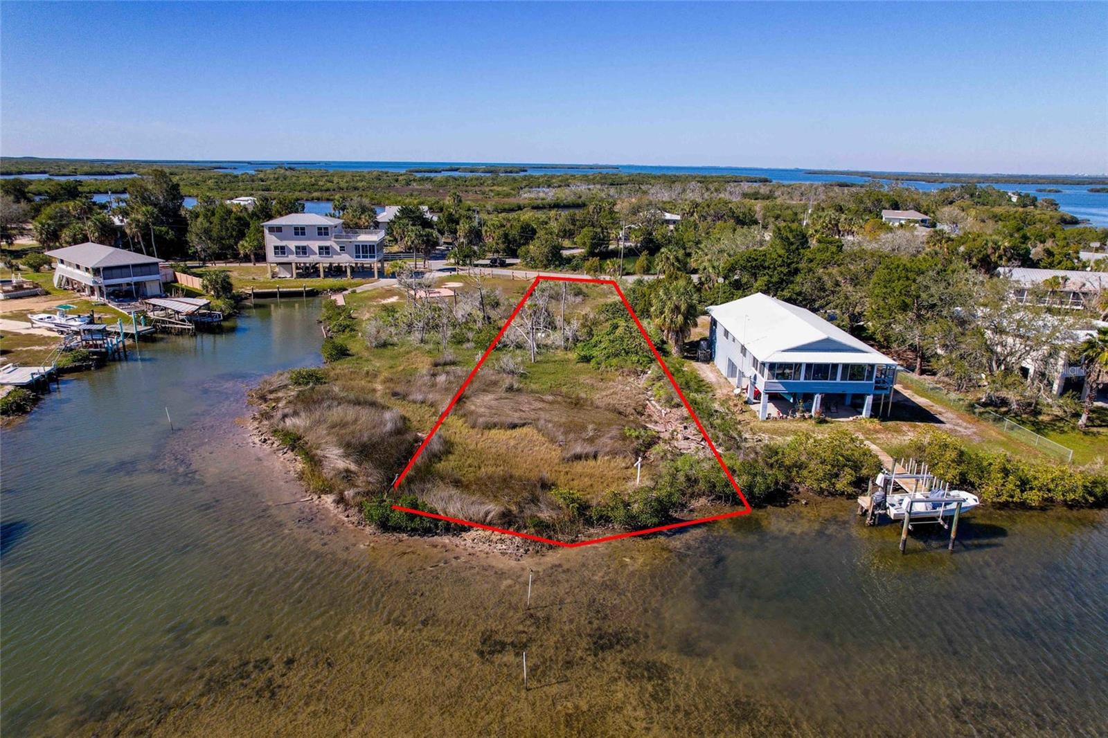 537 N LAKE CIR, CRYSTAL RIVER, FL, 34429
