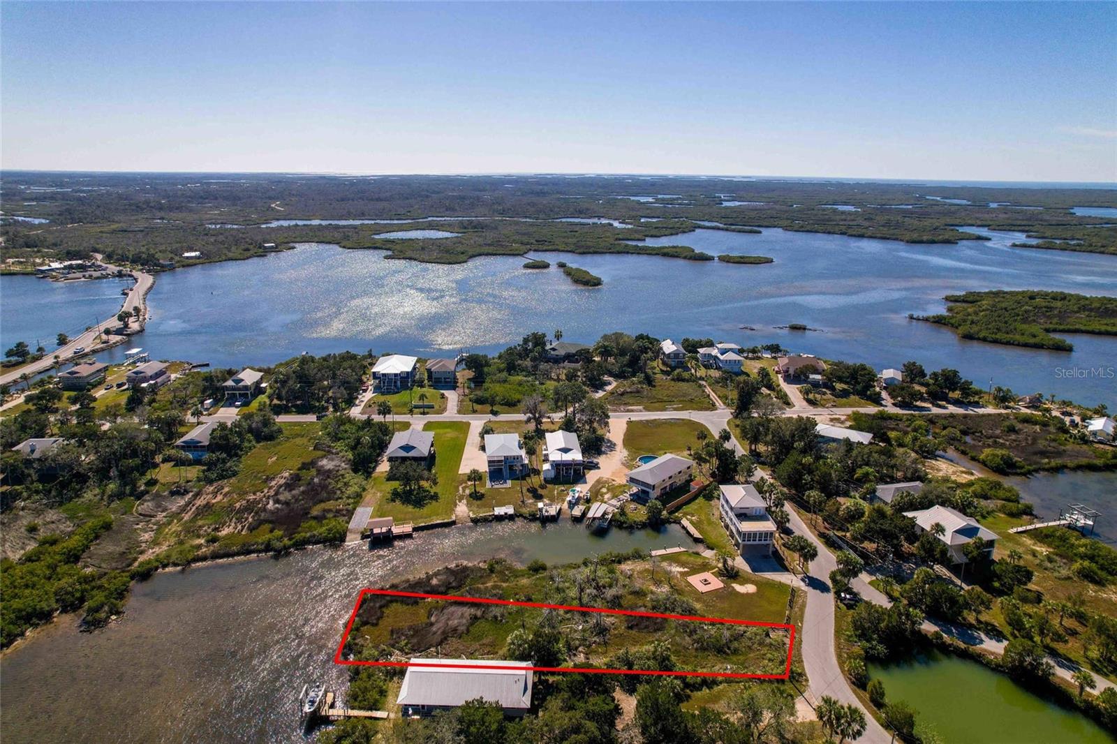 537 N LAKE CIR, CRYSTAL RIVER, FL, 34429